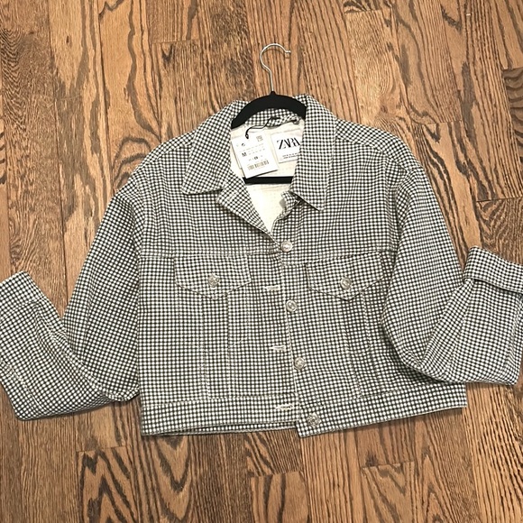 Medium Blk & Wht Jean Jacket Cropped - Picture 4 of 9